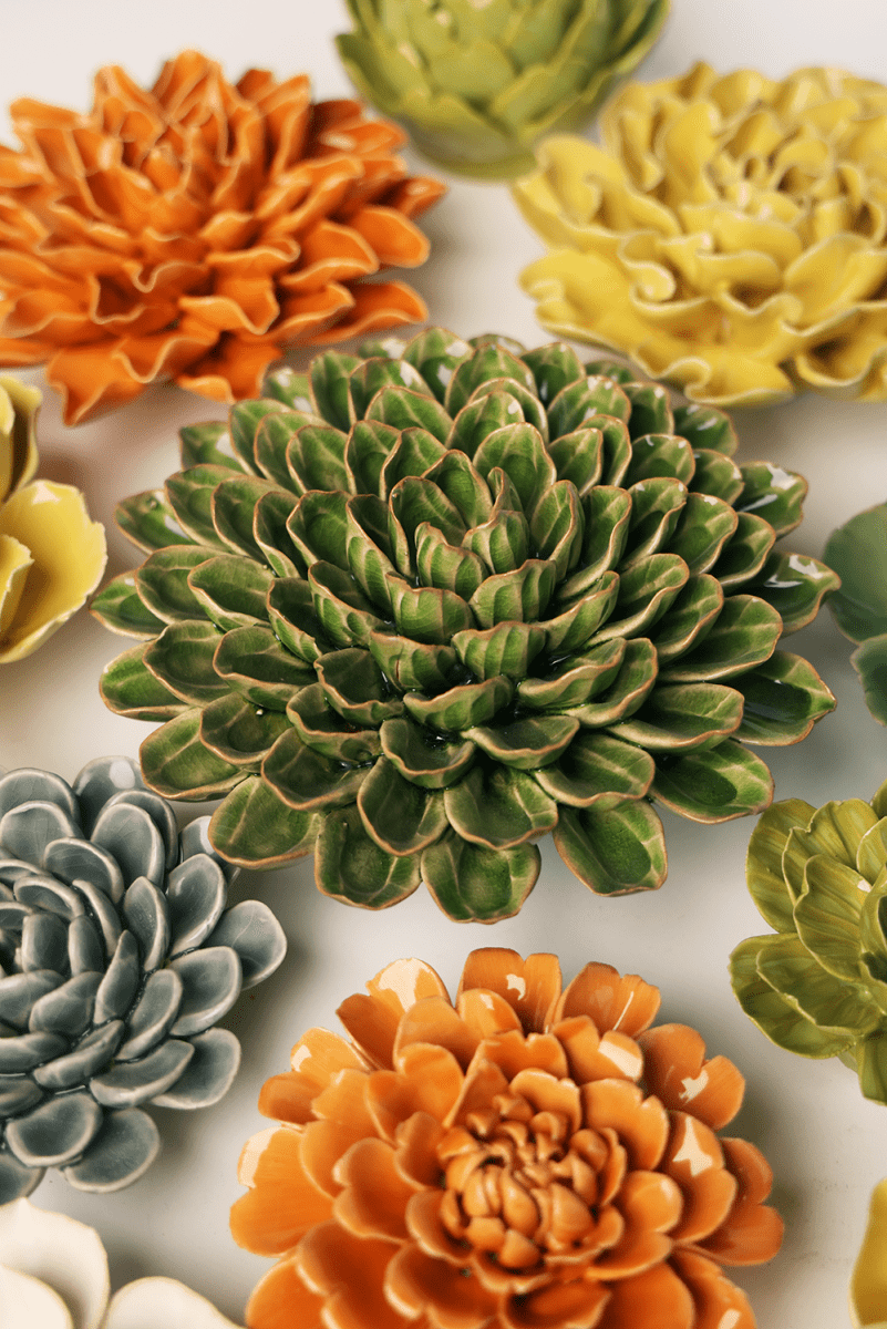 Zinnia Botanical Pottery tabletop With A Pretty Gift Box